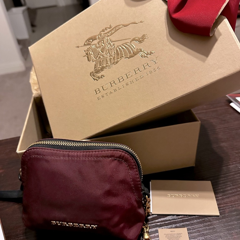 BURBERRY wristlet pouch EUC gift boxed!